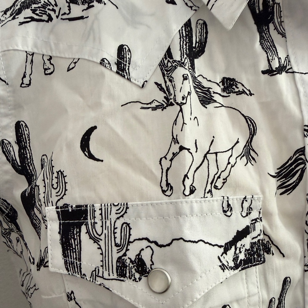 Women’s Wrangler Western Print Short Sleeve Shirt - Picture 8 of 9